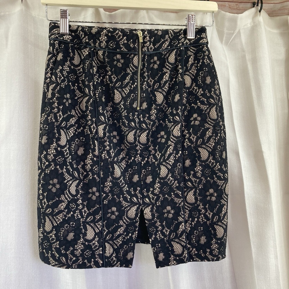 Express Cream Black Lace Overlay Skirt Women's Mini Size 00 Club Date Night - Picture 3 of 5